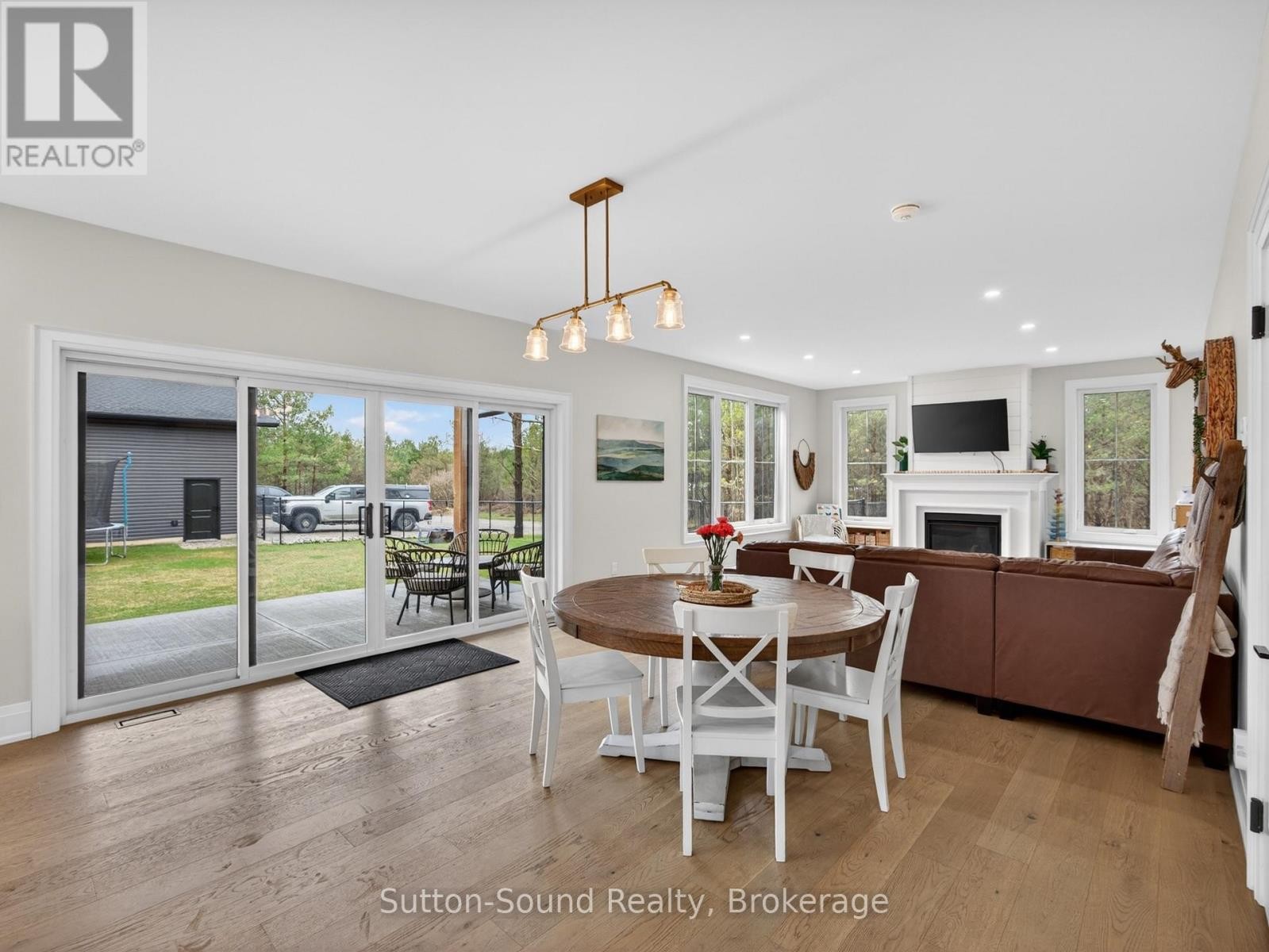 












240 BRUCE STREET

,
South Bruce Peninsula,




Ontario
N0H1P0

