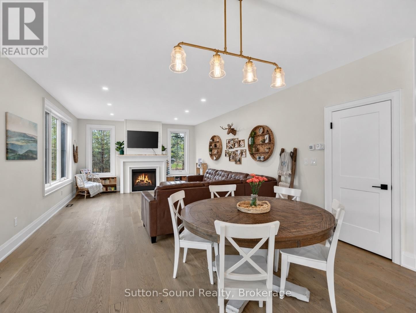 












240 BRUCE STREET

,
South Bruce Peninsula,




Ontario
N0H1P0

