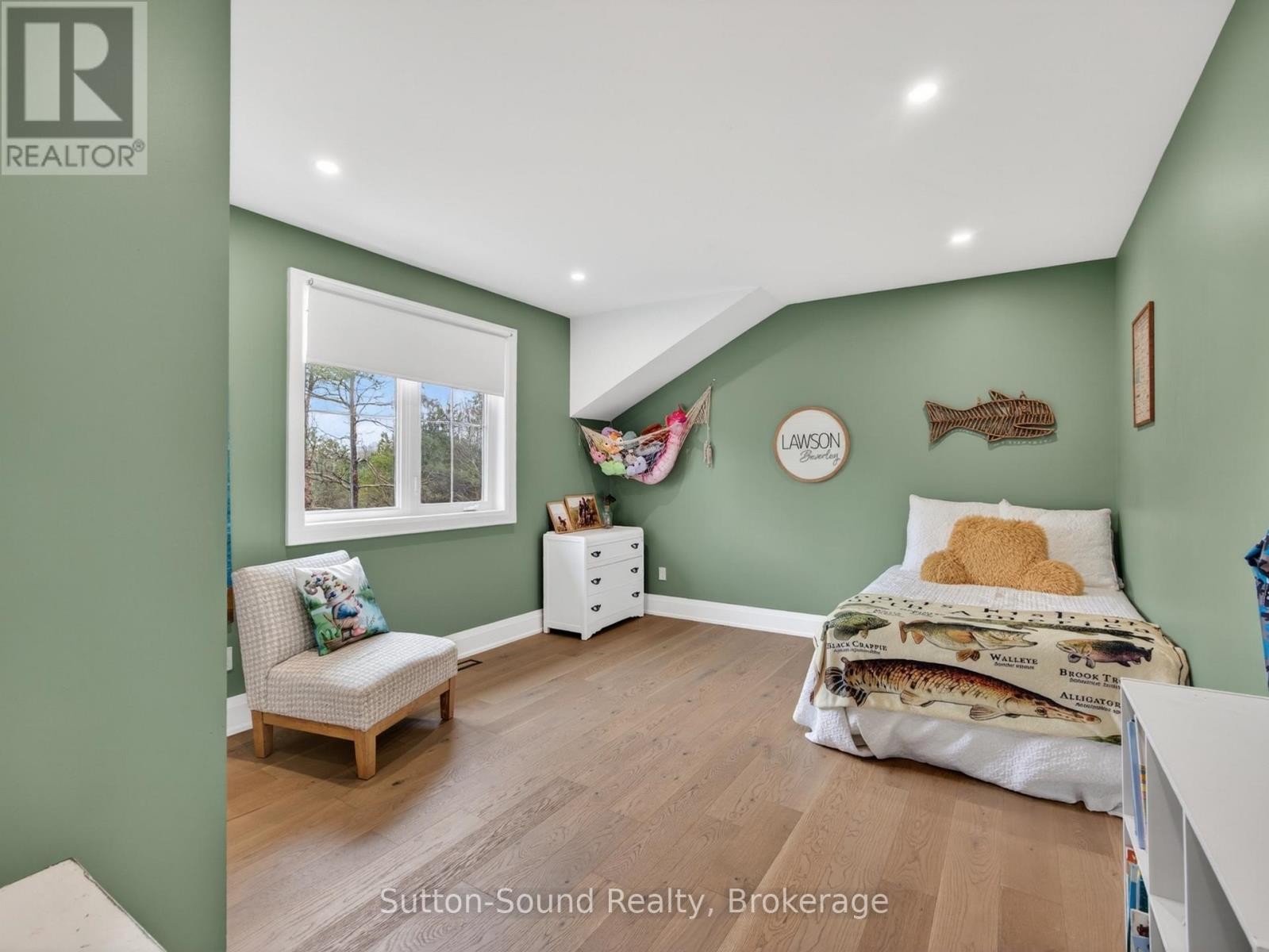 












240 BRUCE STREET

,
South Bruce Peninsula,




Ontario
N0H1P0

