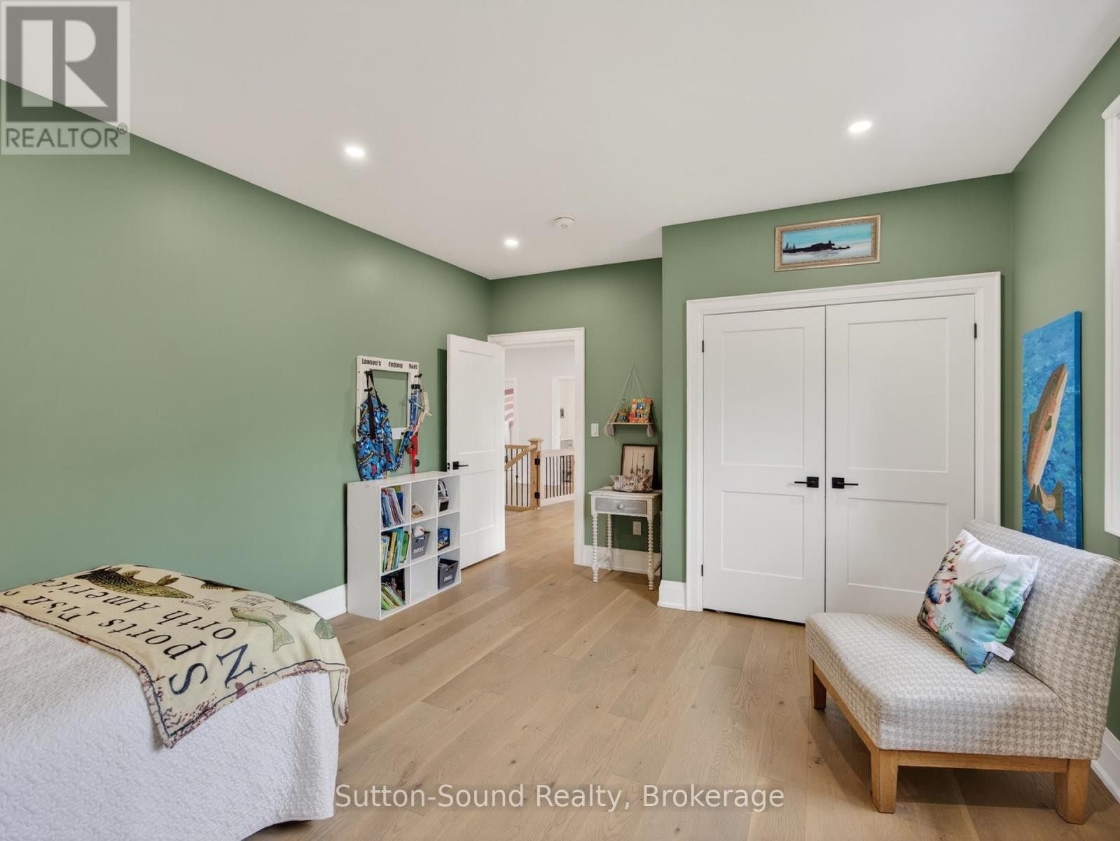 












240 BRUCE STREET

,
South Bruce Peninsula,




Ontario
N0H1P0

