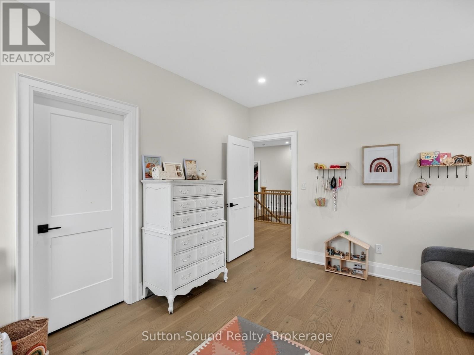 












240 BRUCE STREET

,
South Bruce Peninsula,




Ontario
N0H1P0

