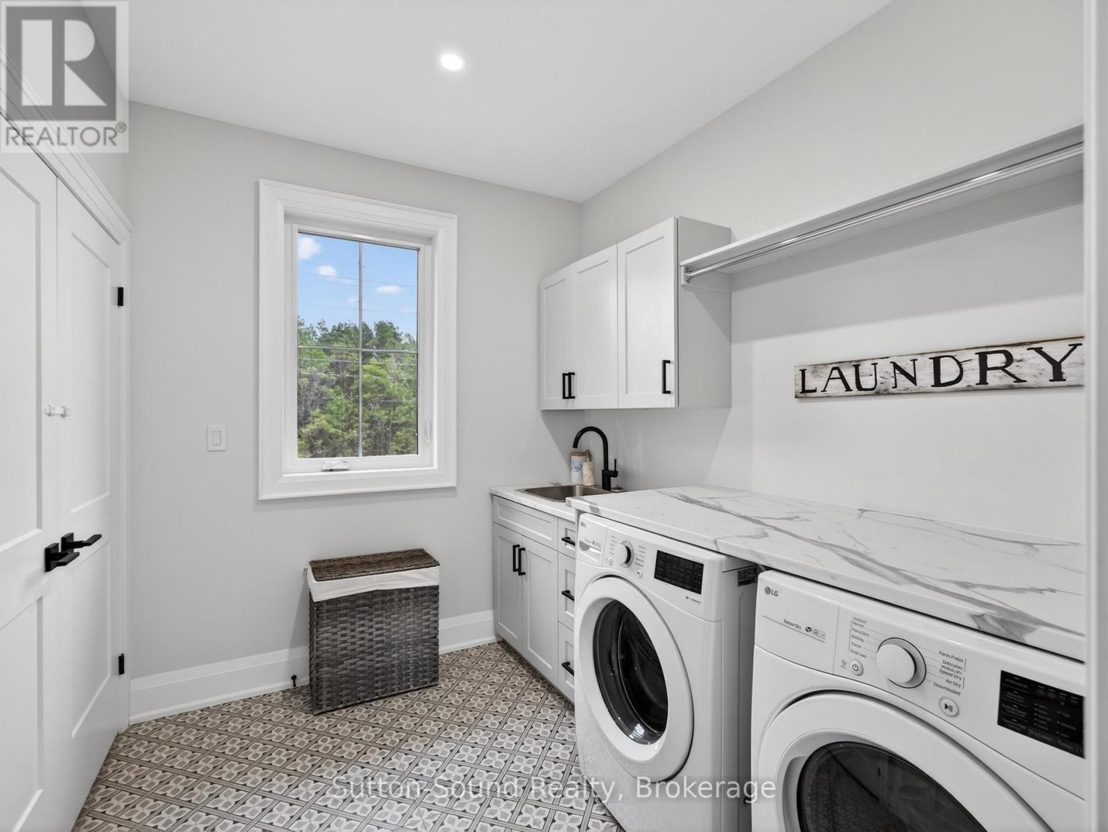 












240 BRUCE STREET

,
South Bruce Peninsula,




Ontario
N0H1P0

