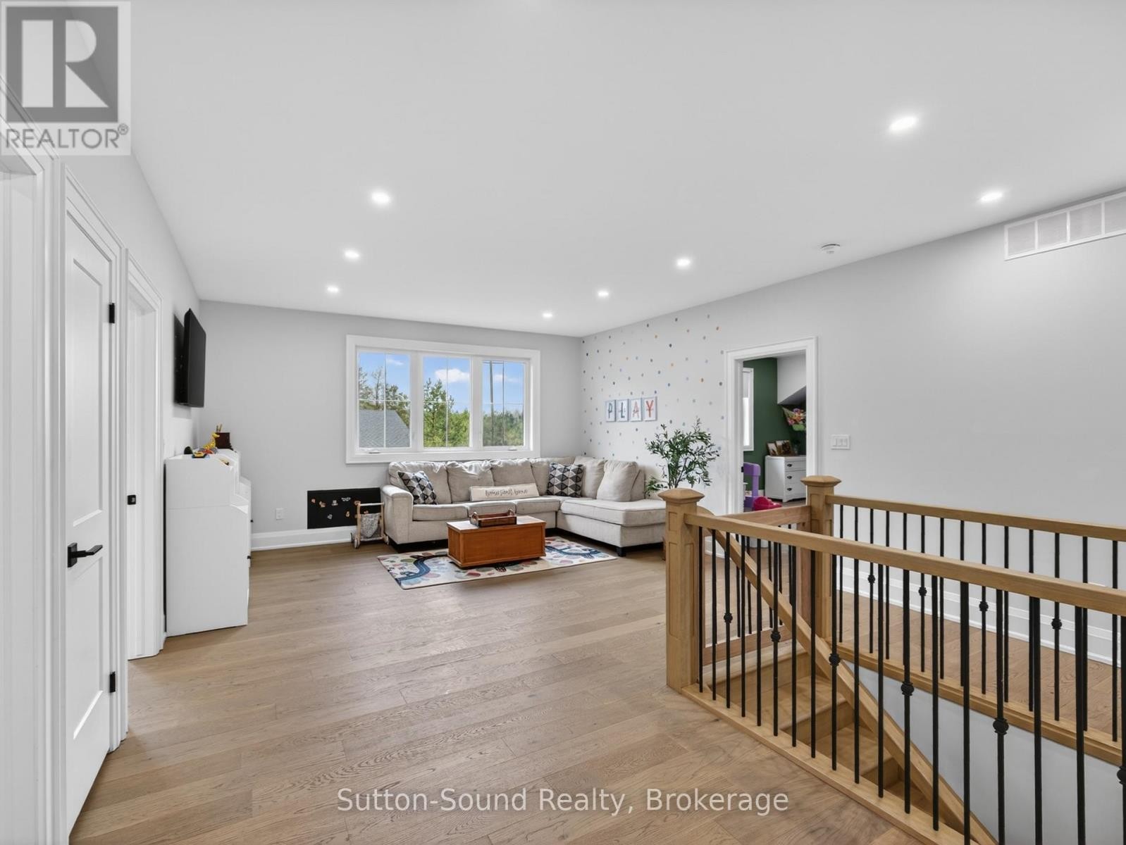 












240 BRUCE STREET

,
South Bruce Peninsula,




Ontario
N0H1P0

