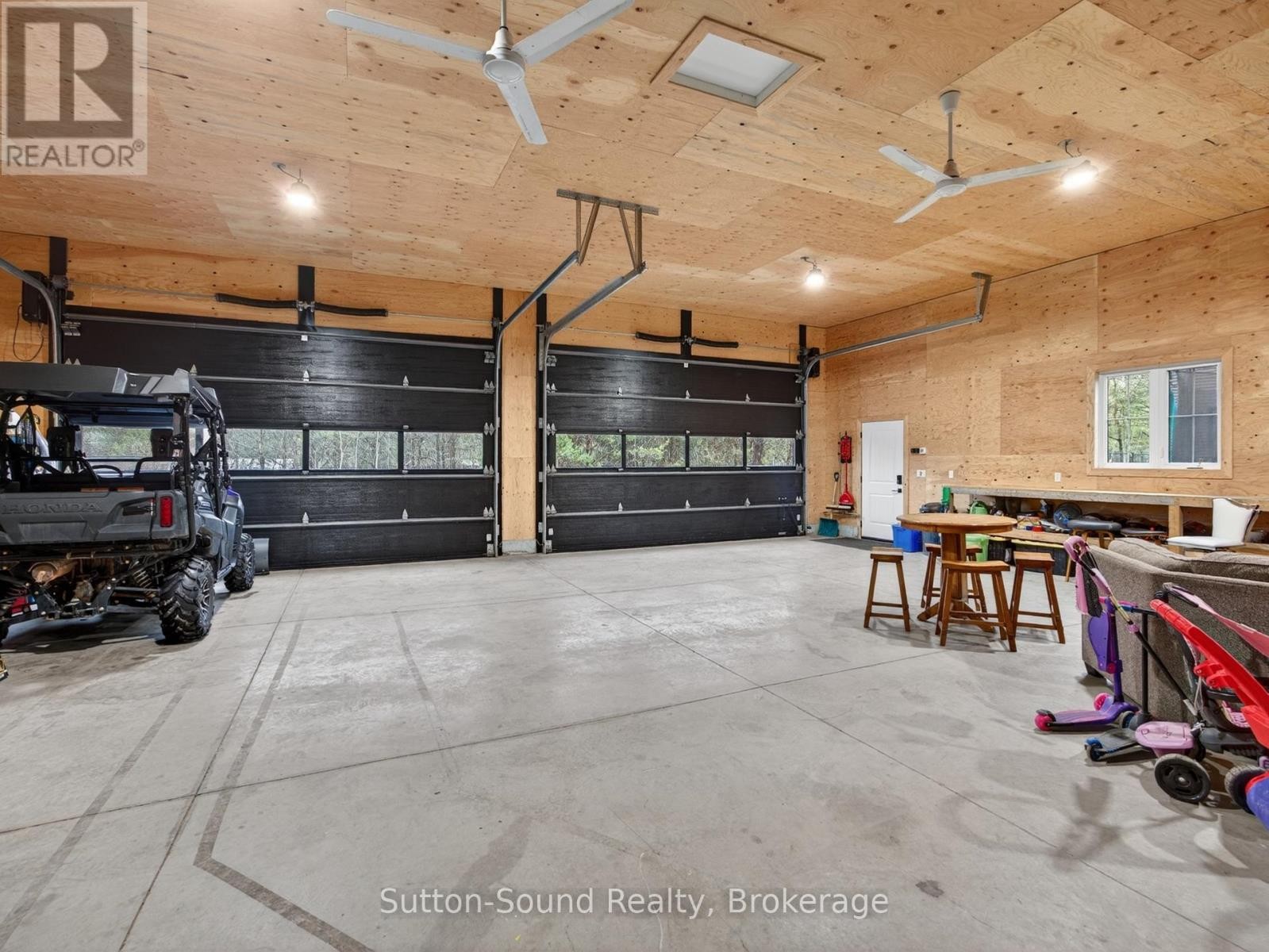 












240 BRUCE STREET

,
South Bruce Peninsula,




Ontario
N0H1P0

