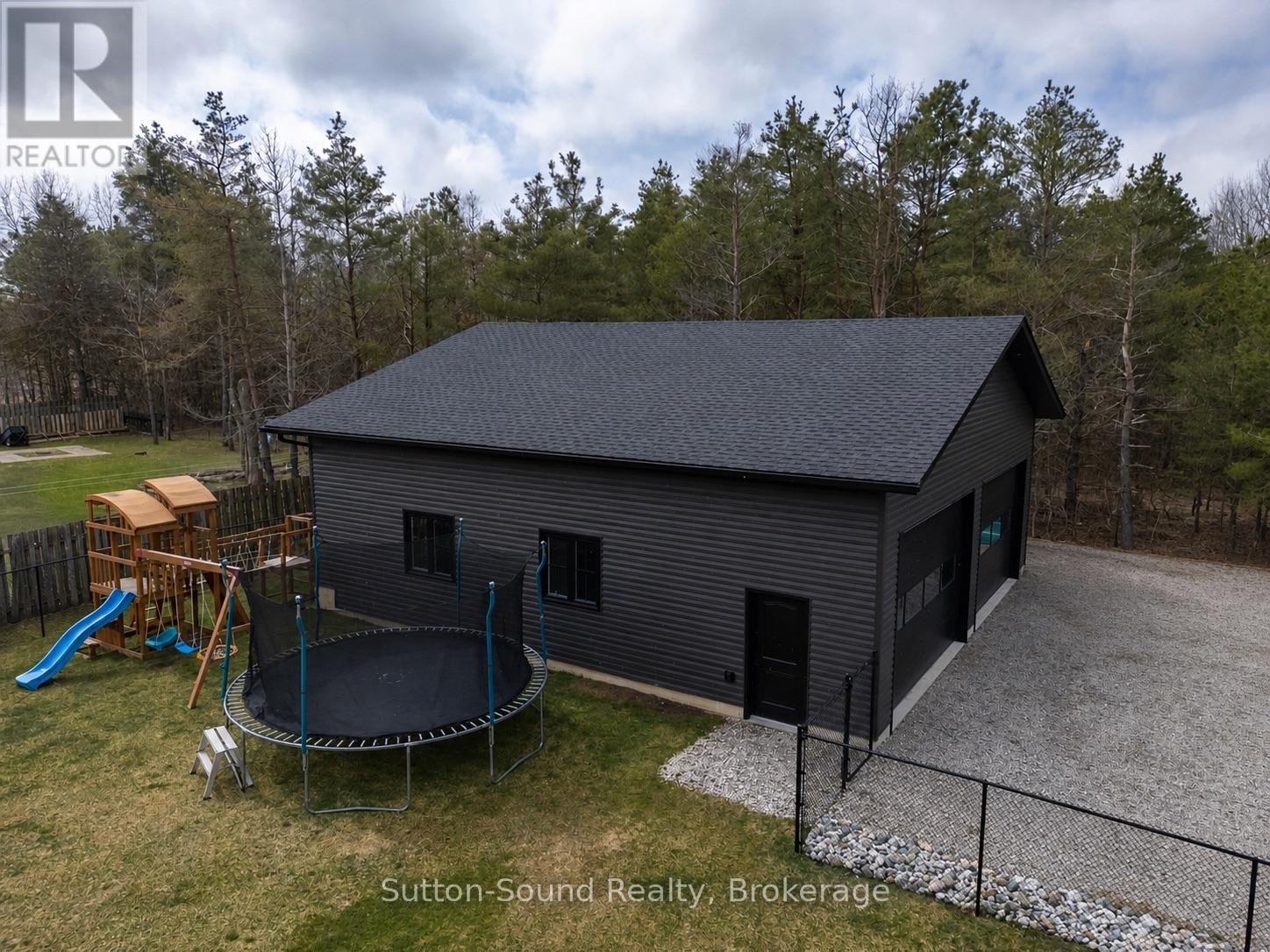 












240 BRUCE STREET

,
South Bruce Peninsula,




Ontario
N0H1P0

