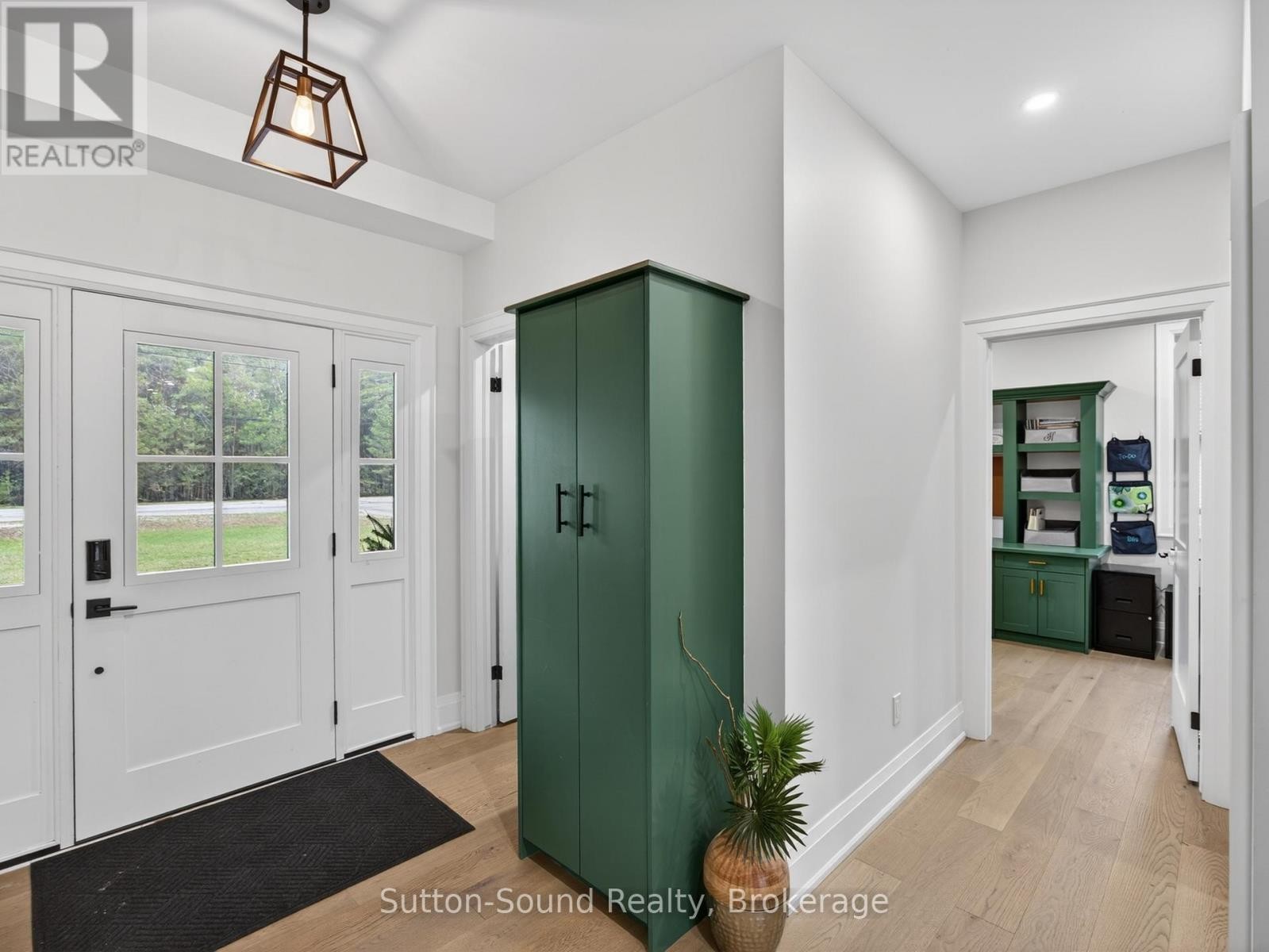 












240 BRUCE STREET

,
South Bruce Peninsula,




Ontario
N0H1P0

