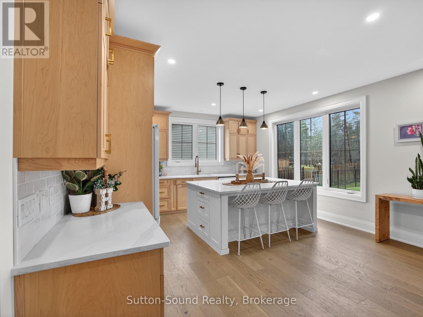












240 BRUCE STREET

,
South Bruce Peninsula,




Ontario
N0H1P0


