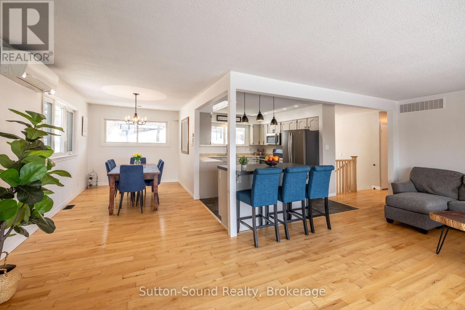 












501297 GREY ROAD 1

,
Georgian Bluffs,




Ontario
N0H2T0

