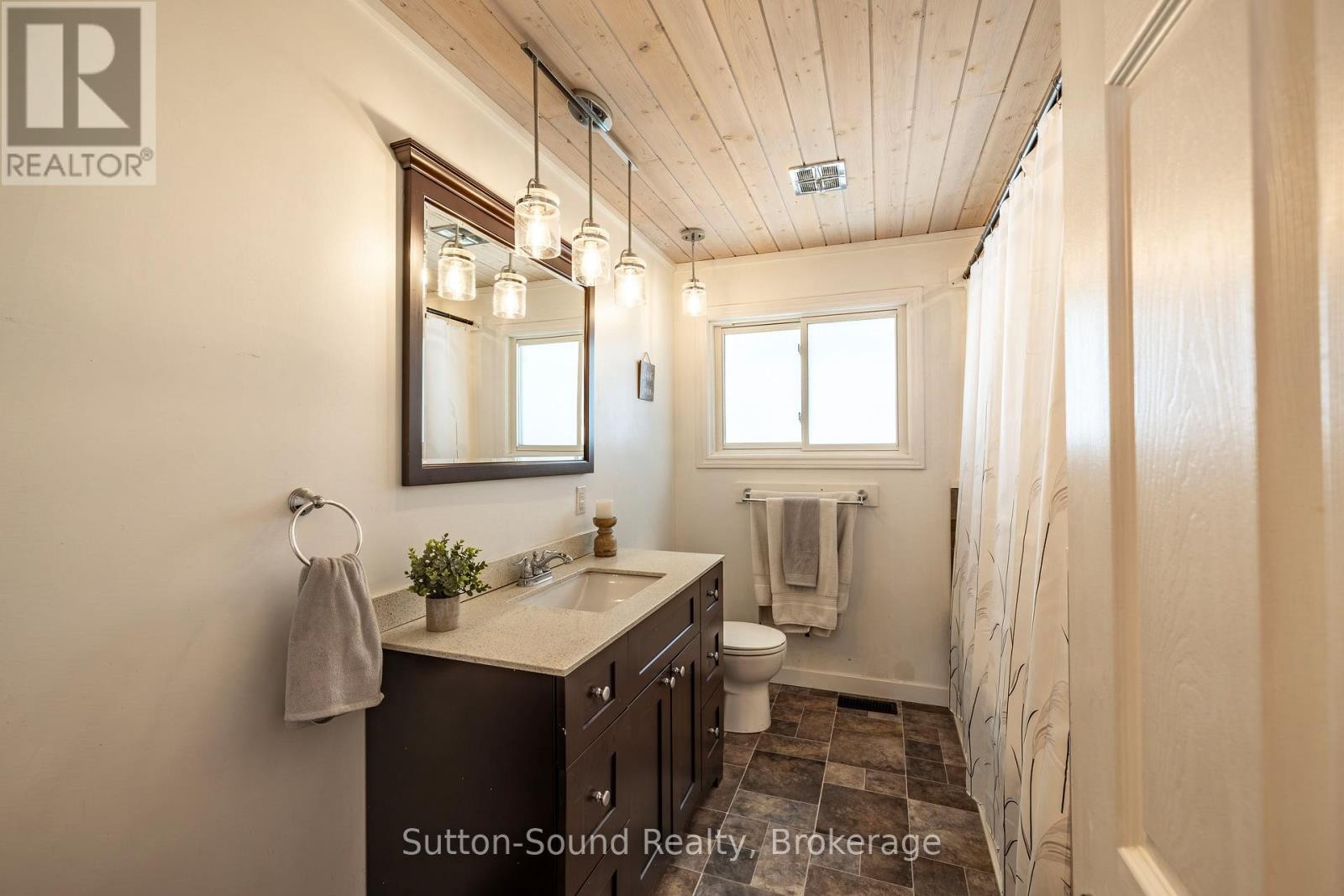 












501297 GREY ROAD 1

,
Georgian Bluffs,




Ontario
N0H2T0

