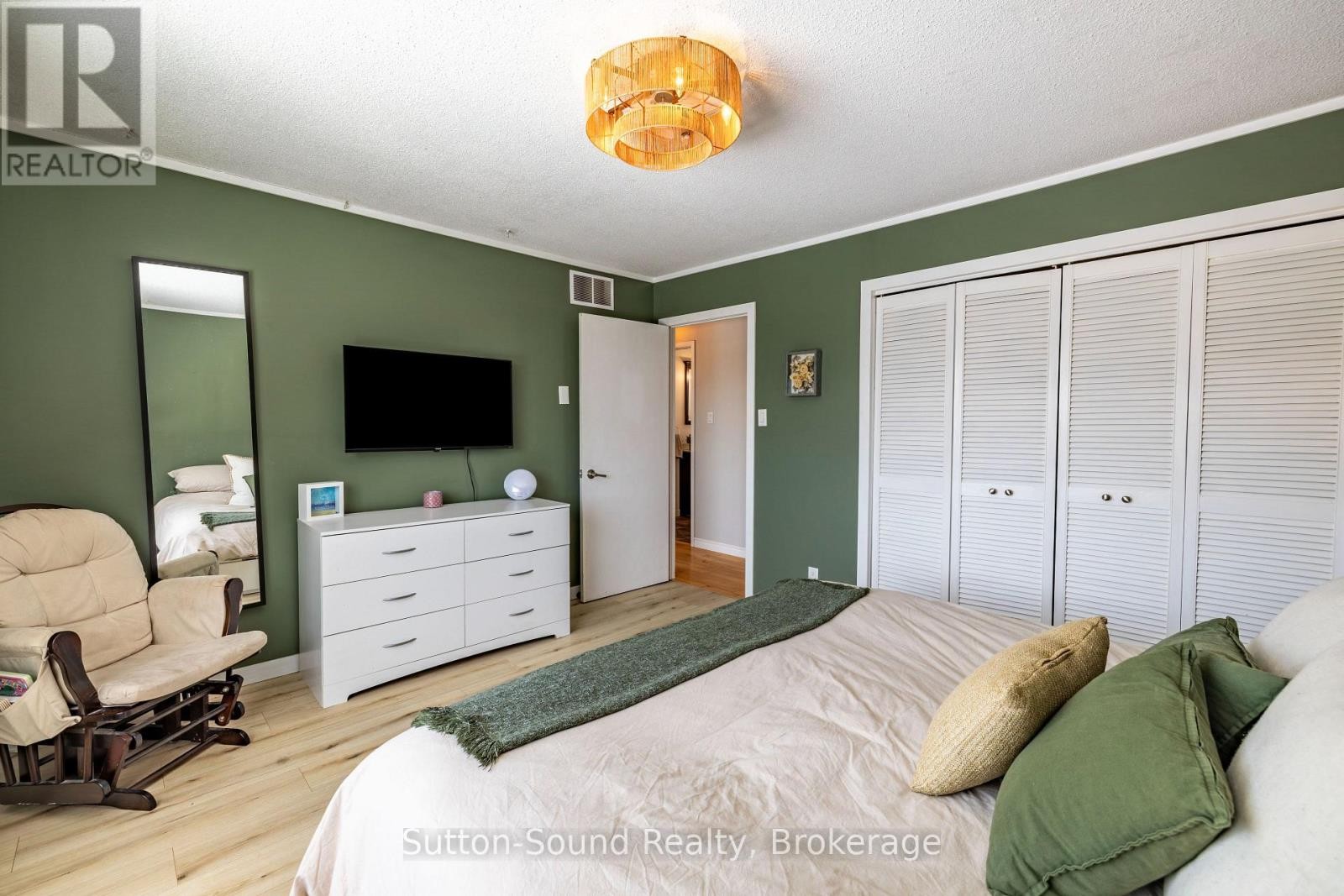 












501297 GREY ROAD 1

,
Georgian Bluffs,




Ontario
N0H2T0

