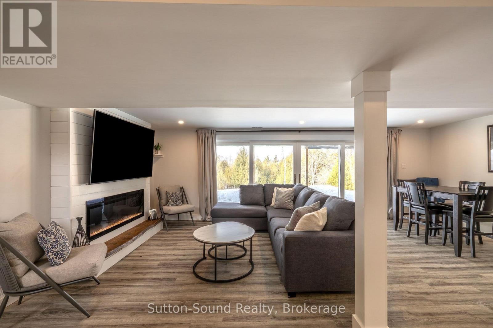 












501297 GREY ROAD 1

,
Georgian Bluffs,




Ontario
N0H2T0

