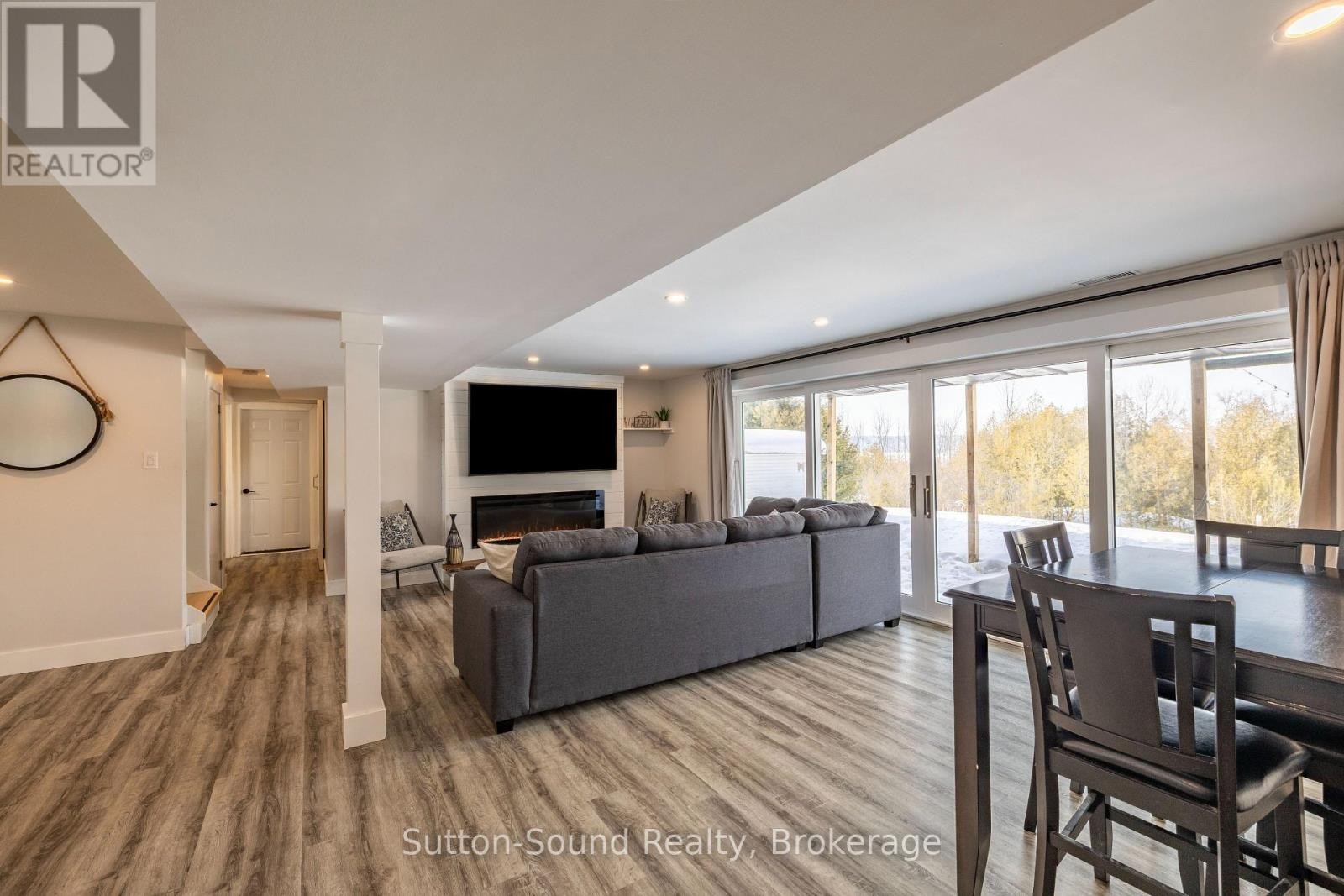 












501297 GREY ROAD 1

,
Georgian Bluffs,




Ontario
N0H2T0

