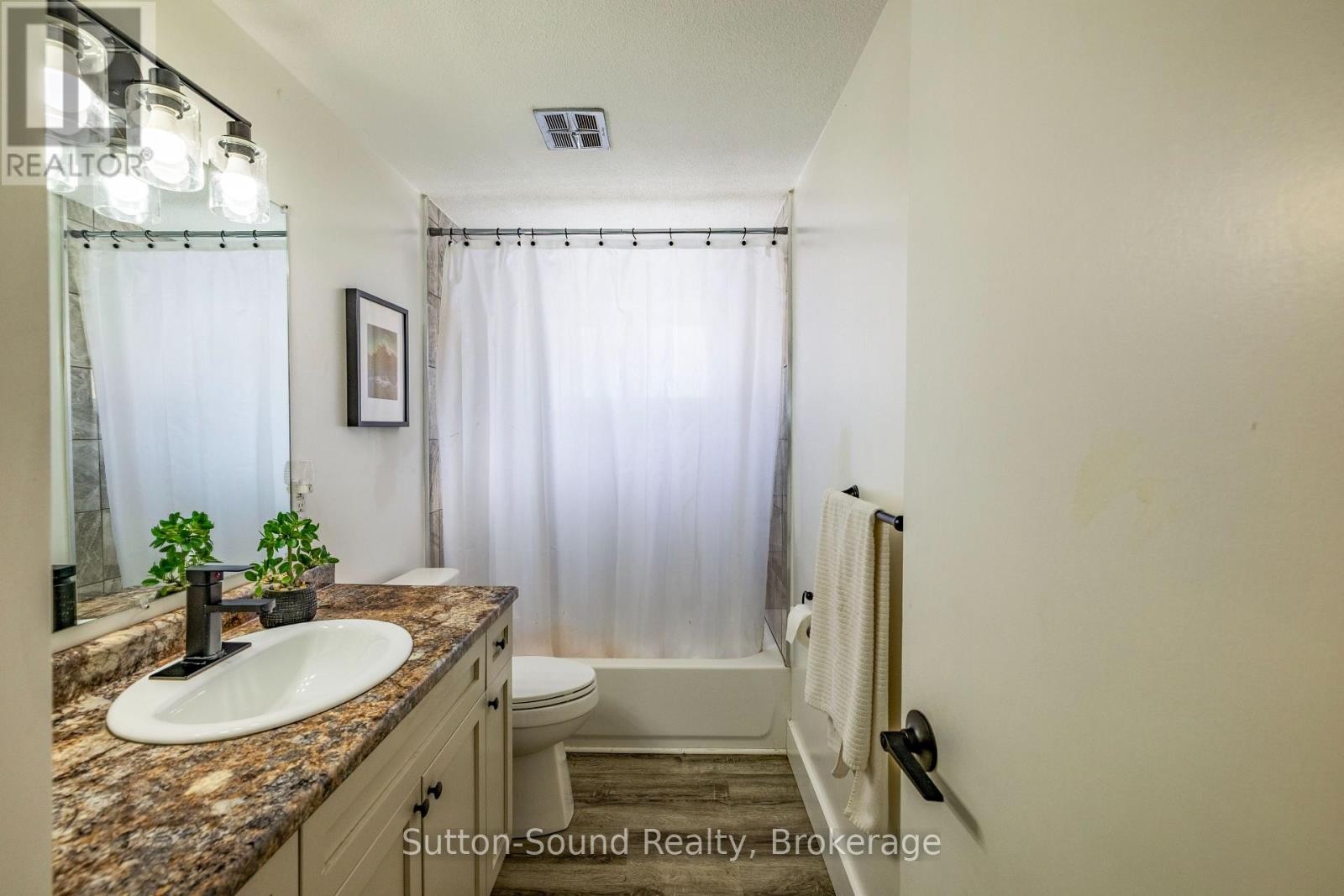 












501297 GREY ROAD 1

,
Georgian Bluffs,




Ontario
N0H2T0

