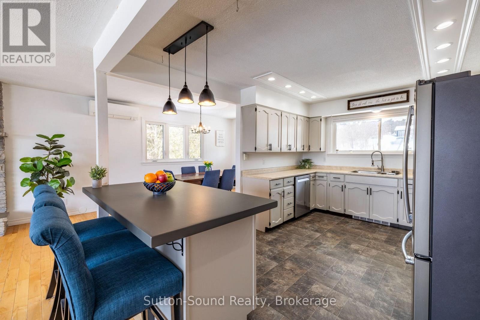 












501297 GREY ROAD 1

,
Georgian Bluffs,




Ontario
N0H2T0

