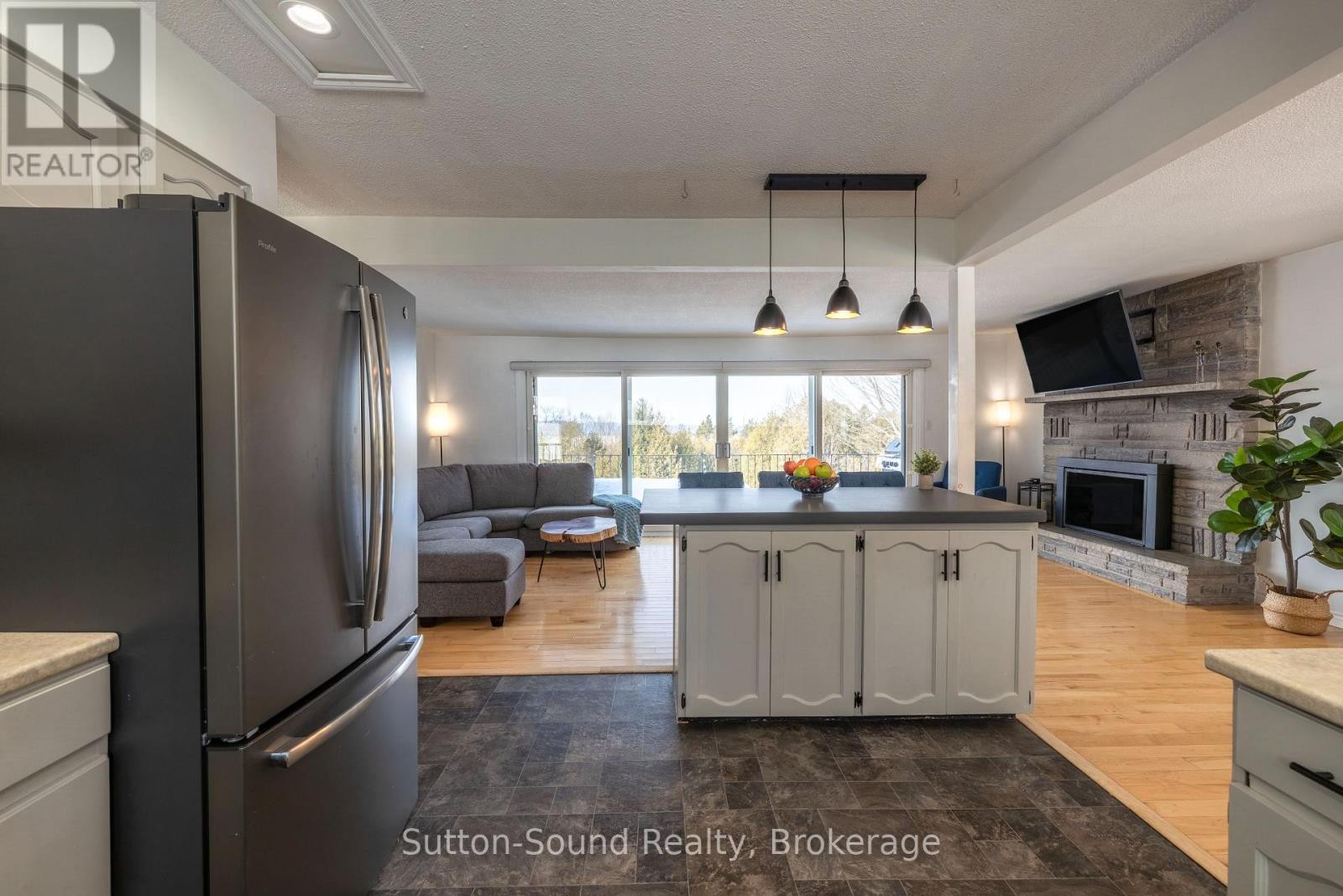 












501297 GREY ROAD 1

,
Georgian Bluffs,




Ontario
N0H2T0


