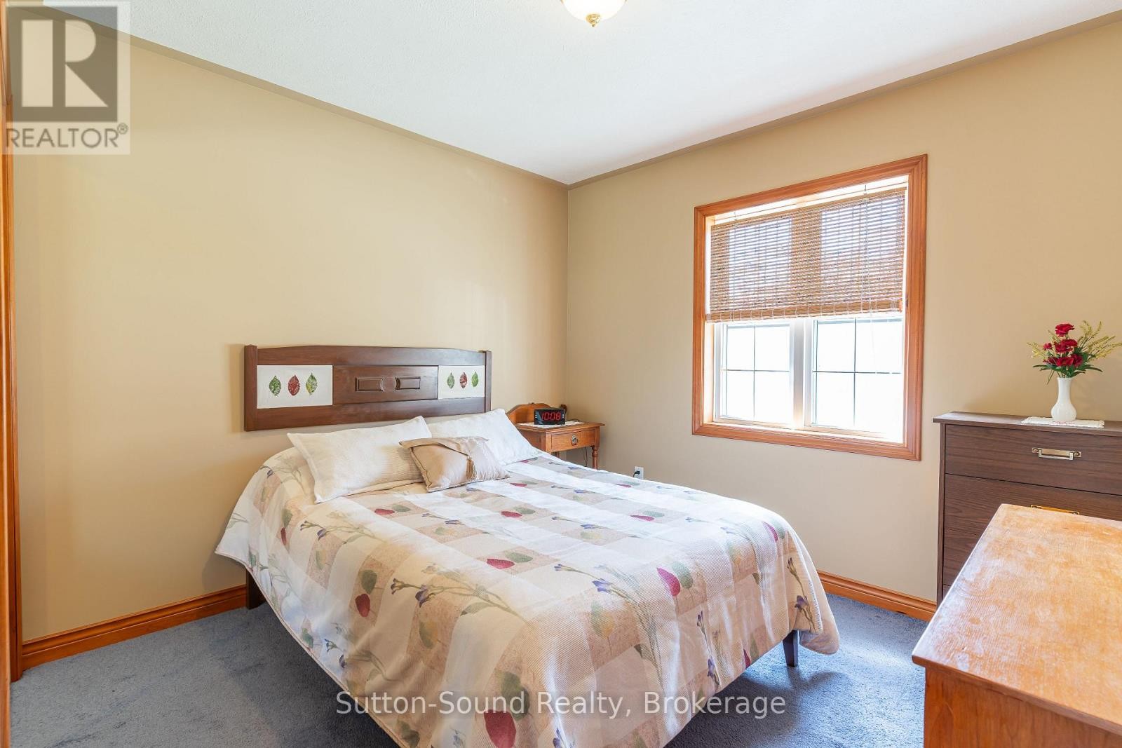












442513 21 CONCESSION

,
Georgian Bluffs,




Ontario
N0H2T0

