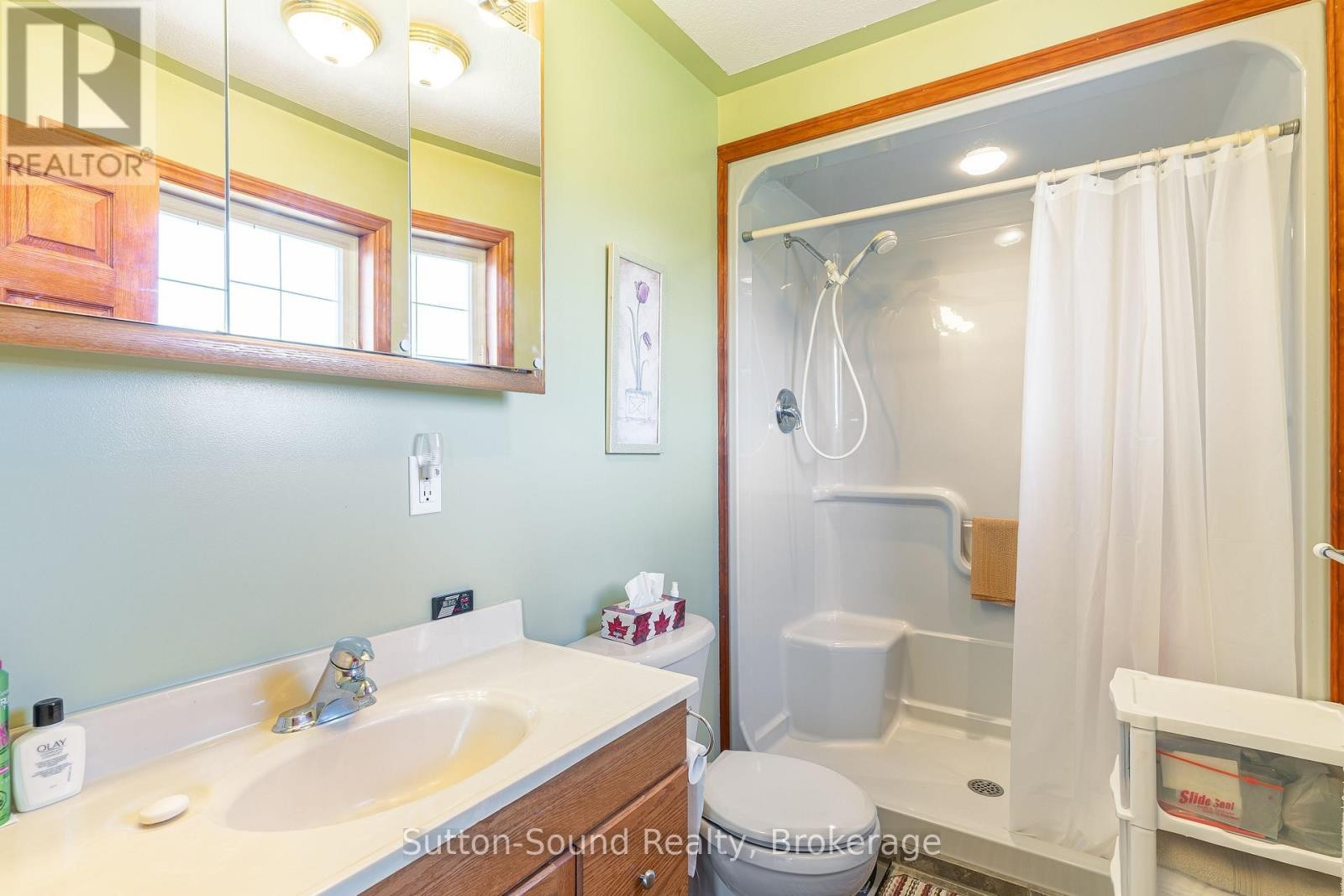 












442513 21 CONCESSION

,
Georgian Bluffs,




Ontario
N0H2T0

