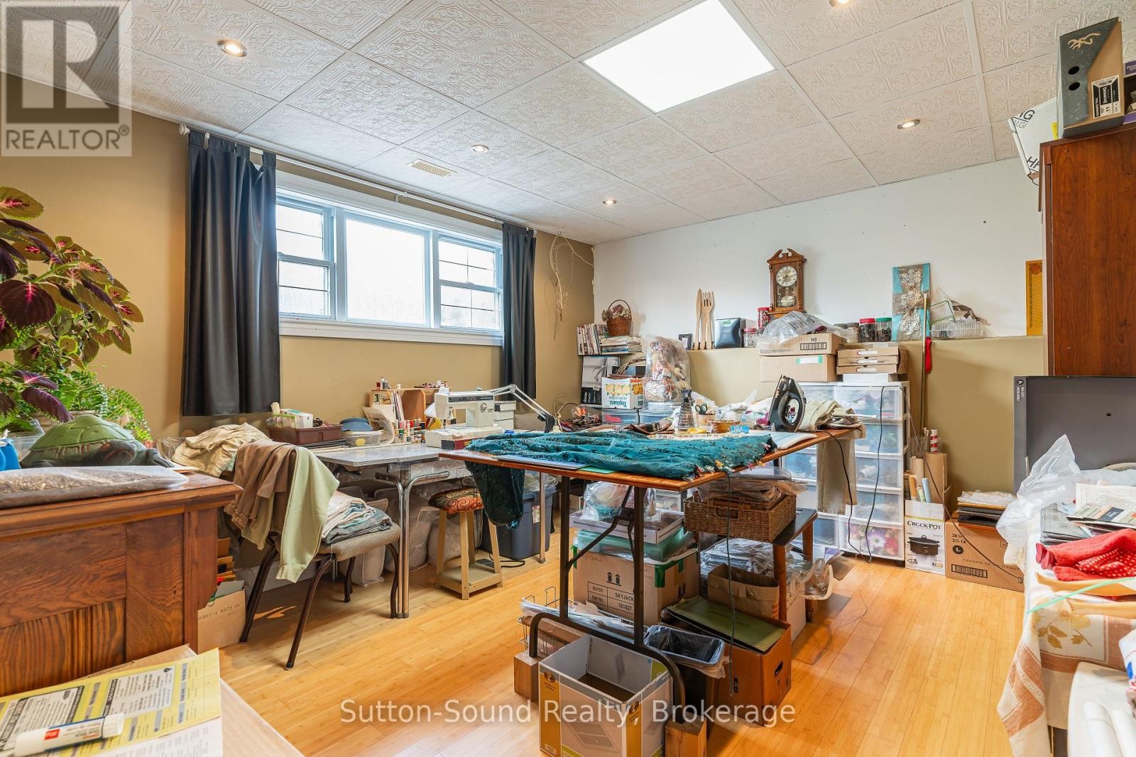 












442513 21 CONCESSION

,
Georgian Bluffs,




Ontario
N0H2T0


