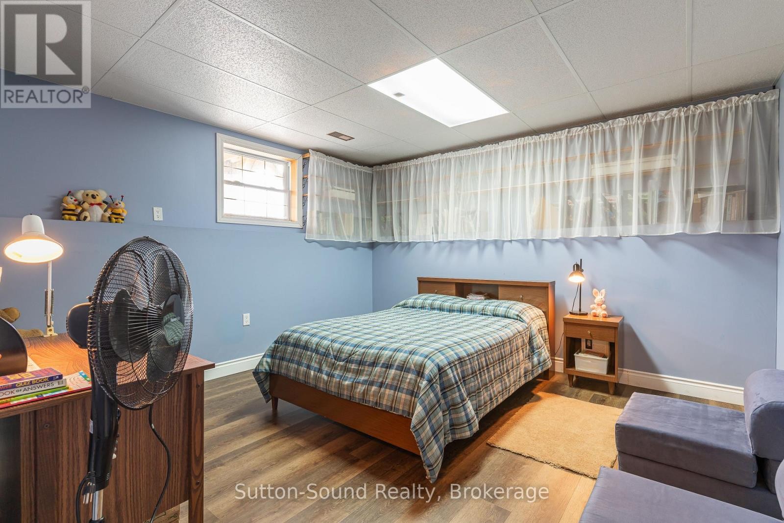 












442513 21 CONCESSION

,
Georgian Bluffs,




Ontario
N0H2T0


