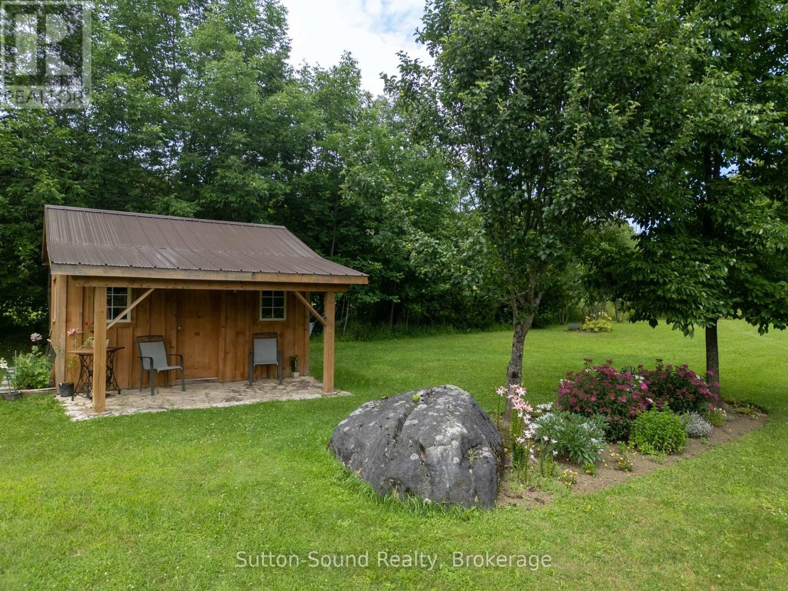












442513 21 CONCESSION

,
Georgian Bluffs,




Ontario
N0H2T0

