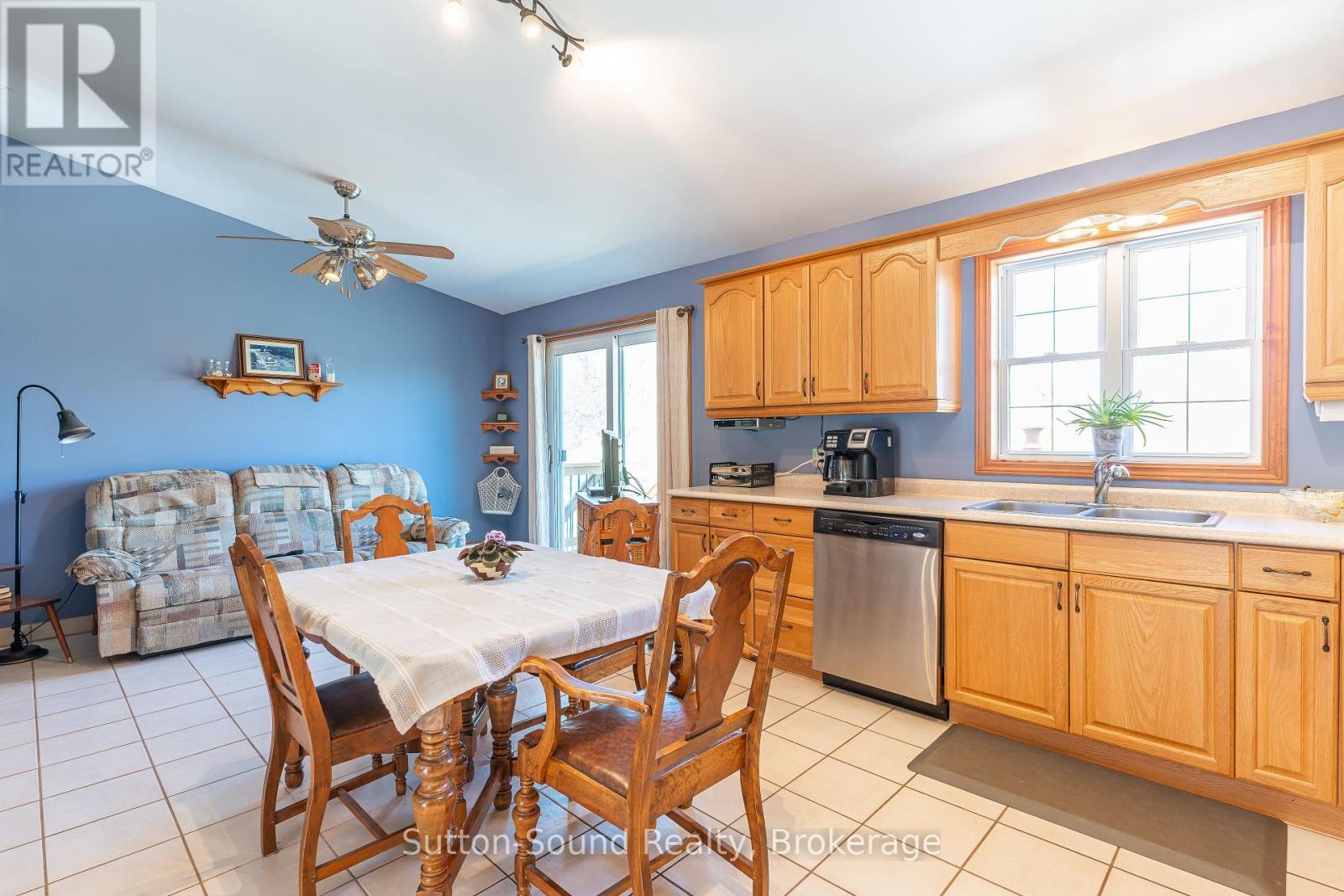 












442513 21 CONCESSION

,
Georgian Bluffs,




Ontario
N0H2T0

