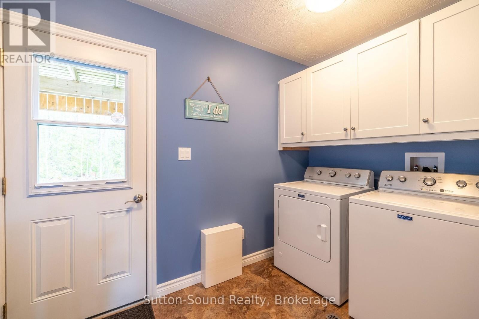 












98 BIRCH STREET

,
South Bruce Peninsula,




Ontario
N0H2G0

