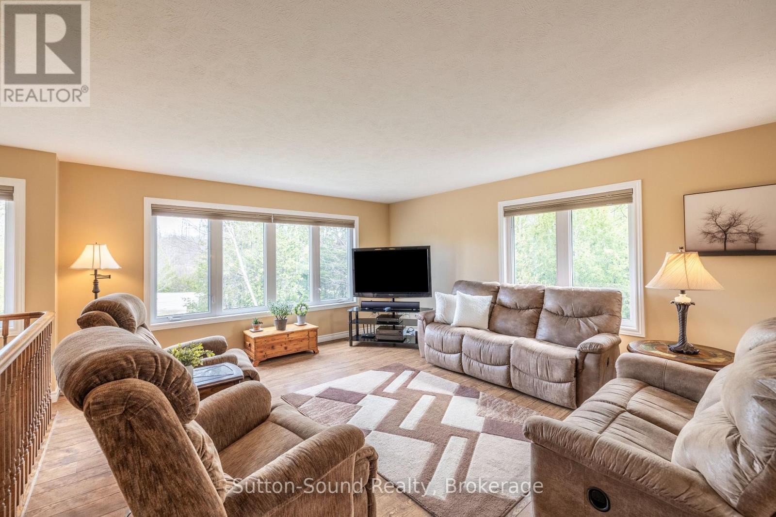 












98 BIRCH STREET

,
South Bruce Peninsula,




Ontario
N0H2G0

