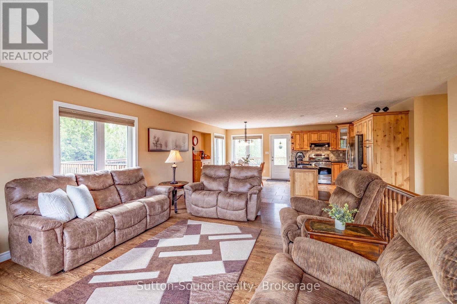 












98 BIRCH STREET

,
South Bruce Peninsula,




Ontario
N0H2G0

