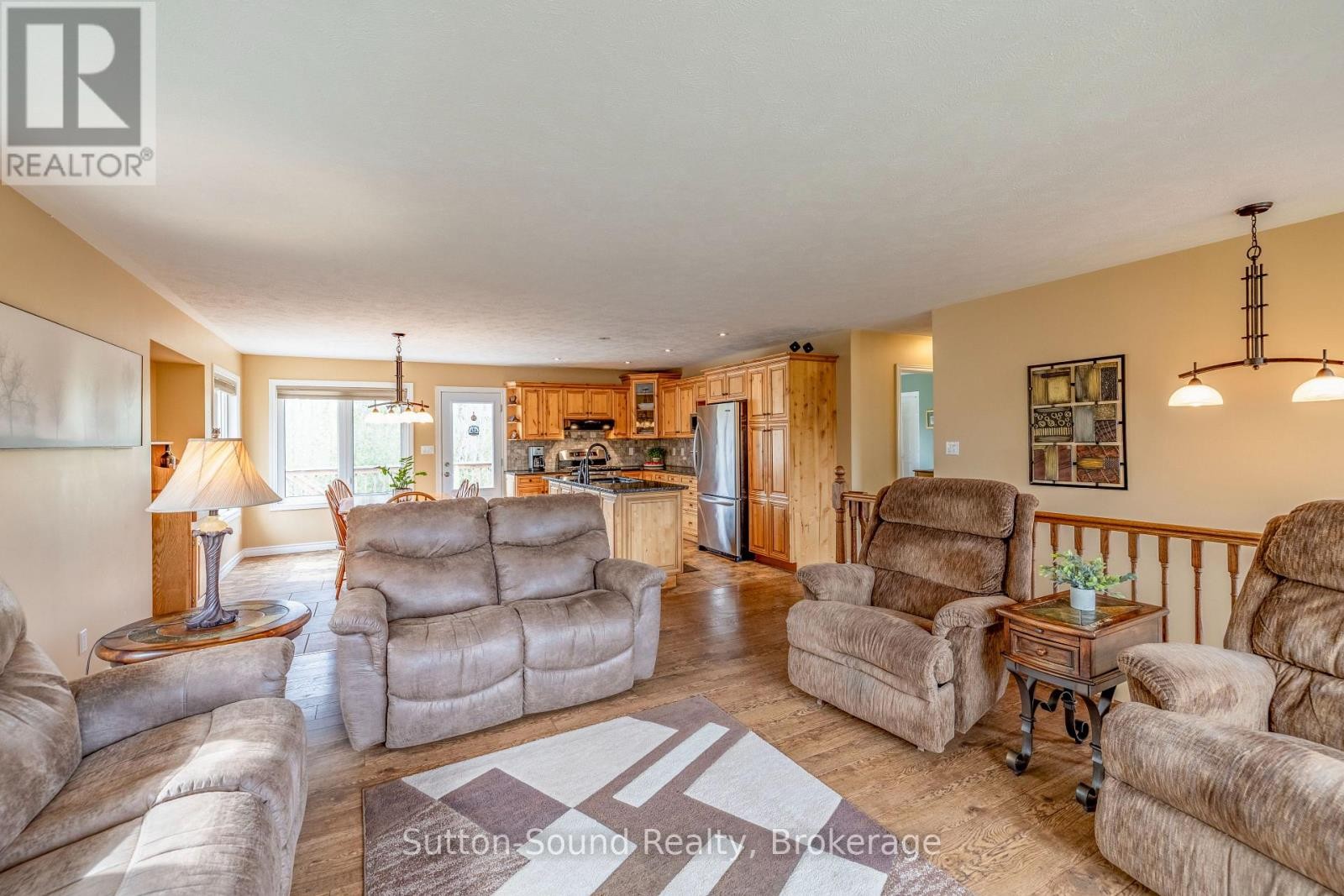 












98 BIRCH STREET

,
South Bruce Peninsula,




Ontario
N0H2G0

