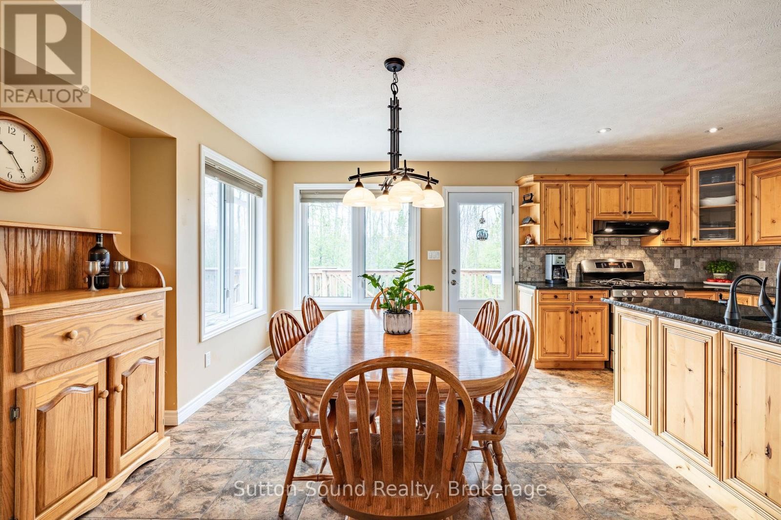 












98 BIRCH STREET

,
South Bruce Peninsula,




Ontario
N0H2G0

