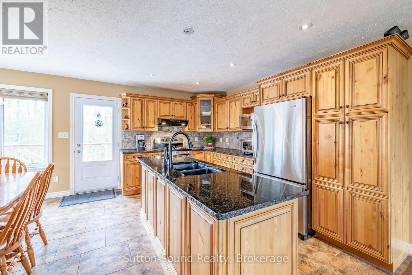












98 BIRCH STREET

,
South Bruce Peninsula,




Ontario
N0H2G0

