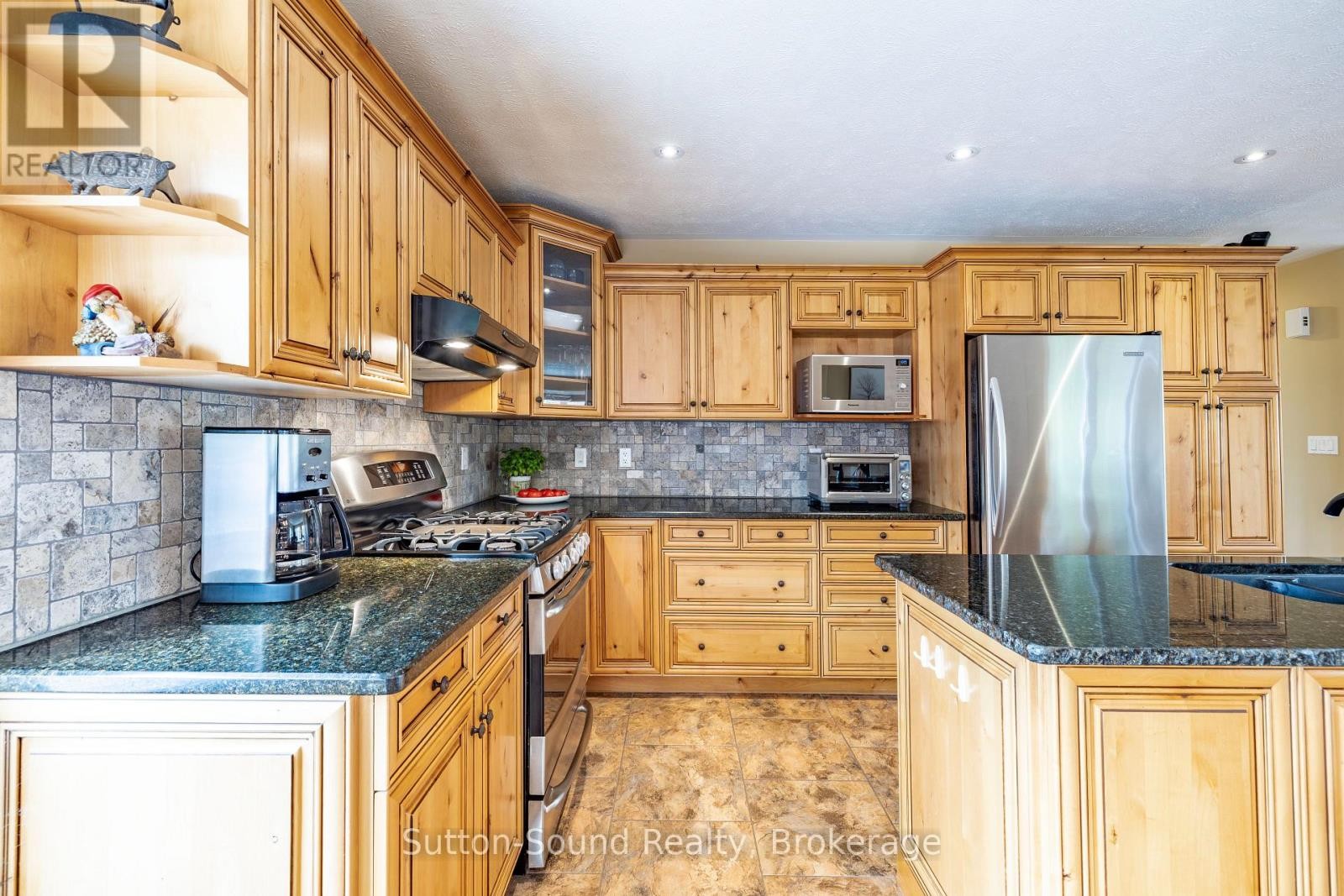 












98 BIRCH STREET

,
South Bruce Peninsula,




Ontario
N0H2G0

