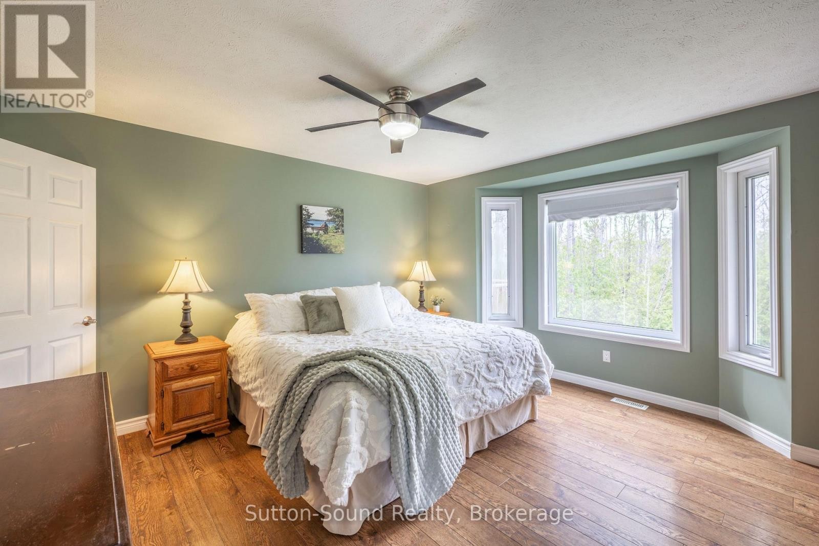 












98 BIRCH STREET

,
South Bruce Peninsula,




Ontario
N0H2G0

