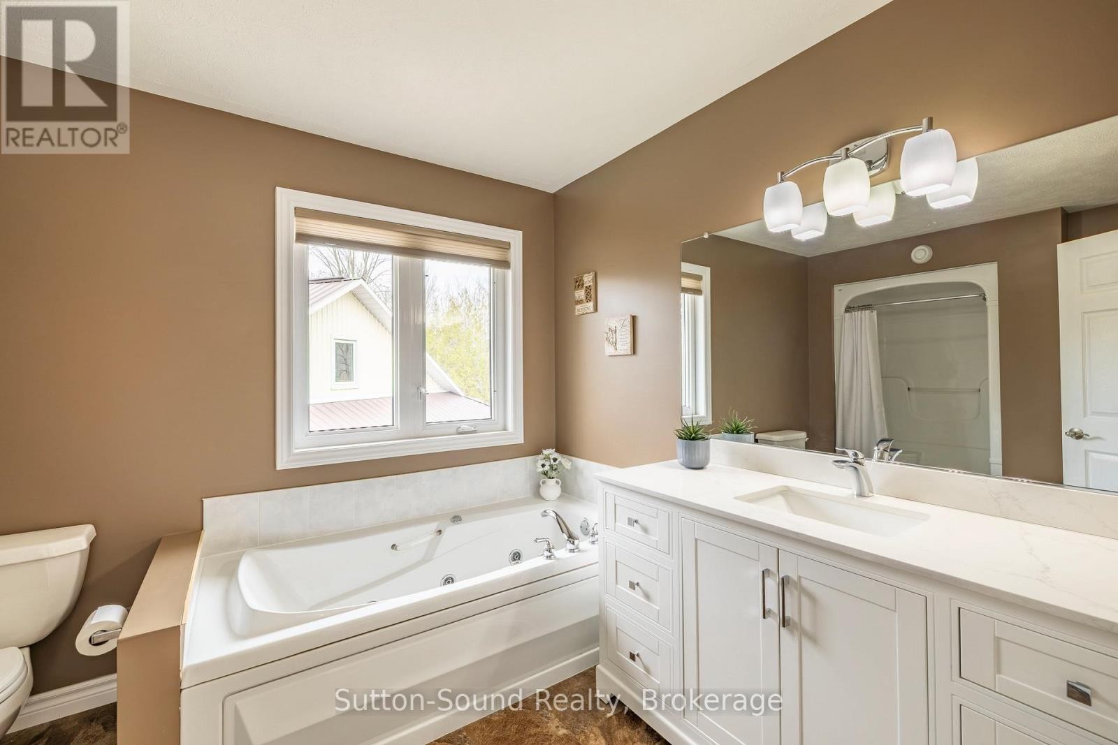 












98 BIRCH STREET

,
South Bruce Peninsula,




Ontario
N0H2G0

