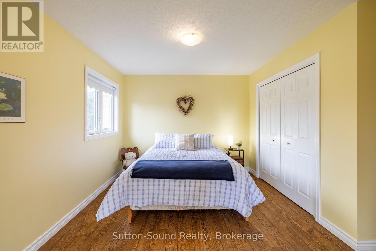 












98 BIRCH STREET

,
South Bruce Peninsula,




Ontario
N0H2G0

