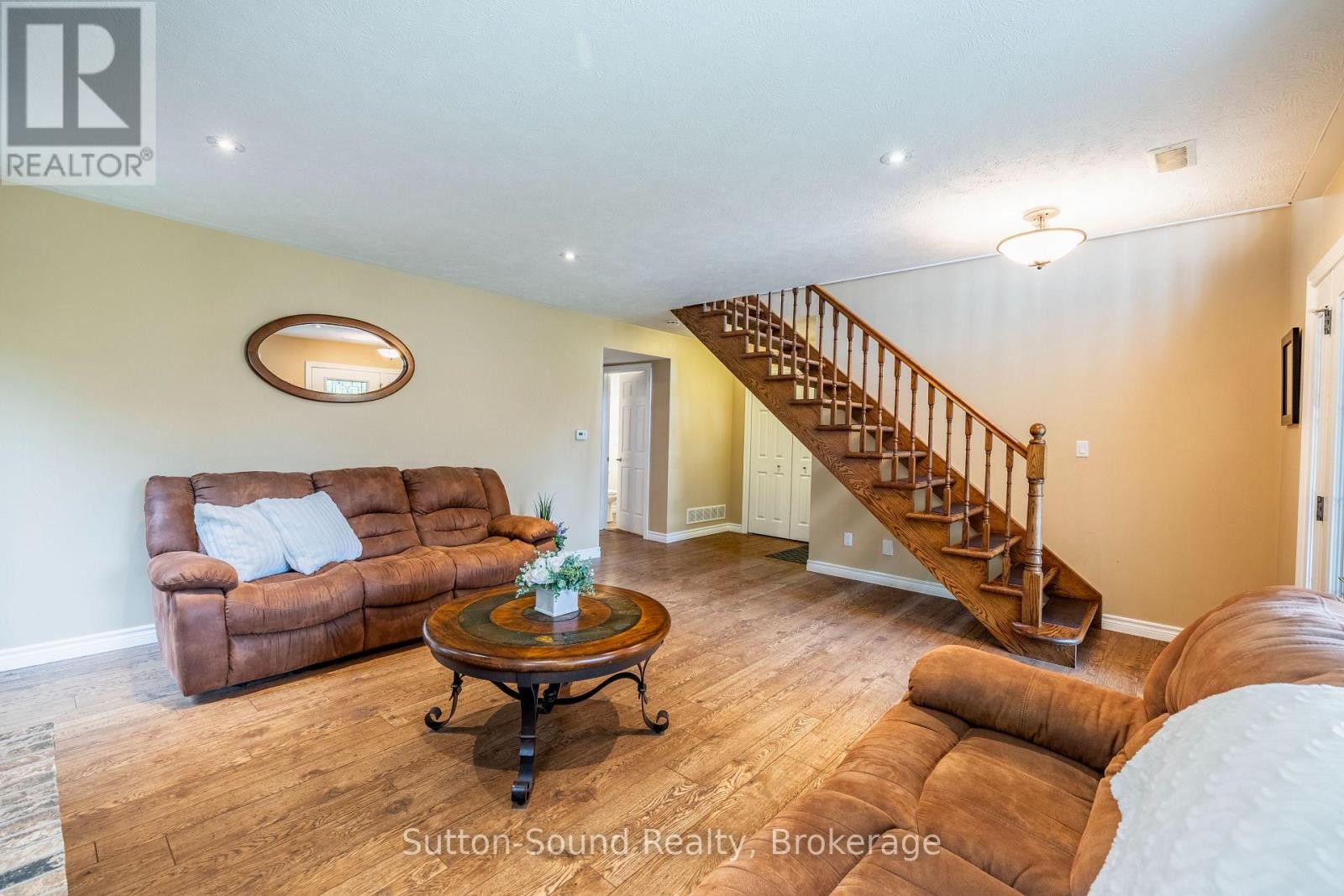 












98 BIRCH STREET

,
South Bruce Peninsula,




Ontario
N0H2G0

