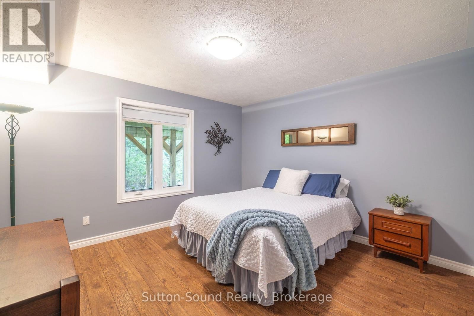 












98 BIRCH STREET

,
South Bruce Peninsula,




Ontario
N0H2G0

