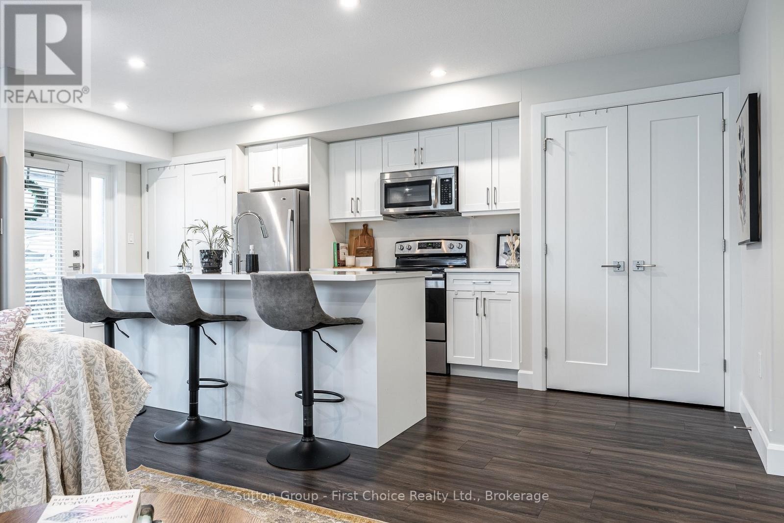 












9 - 3202 VIVIAN LINE 37

,
Stratford,




Ontario
N5A0K6


