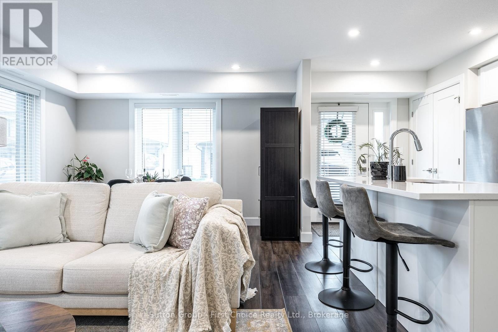












9 - 3202 VIVIAN LINE 37

,
Stratford,




Ontario
N5A0K6

