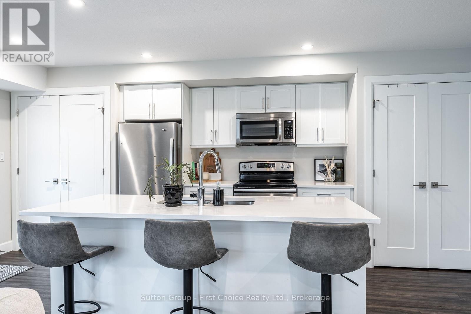 












9 - 3202 VIVIAN LINE 37

,
Stratford,




Ontario
N5A0K6

