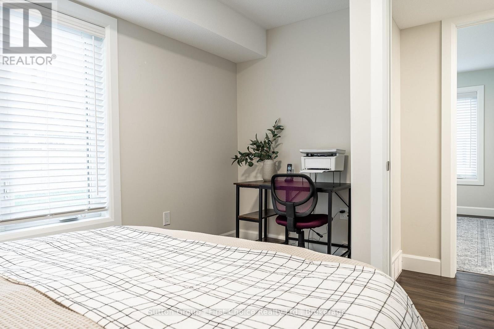 












9 - 3202 VIVIAN LINE 37

,
Stratford,




Ontario
N5A0K6

