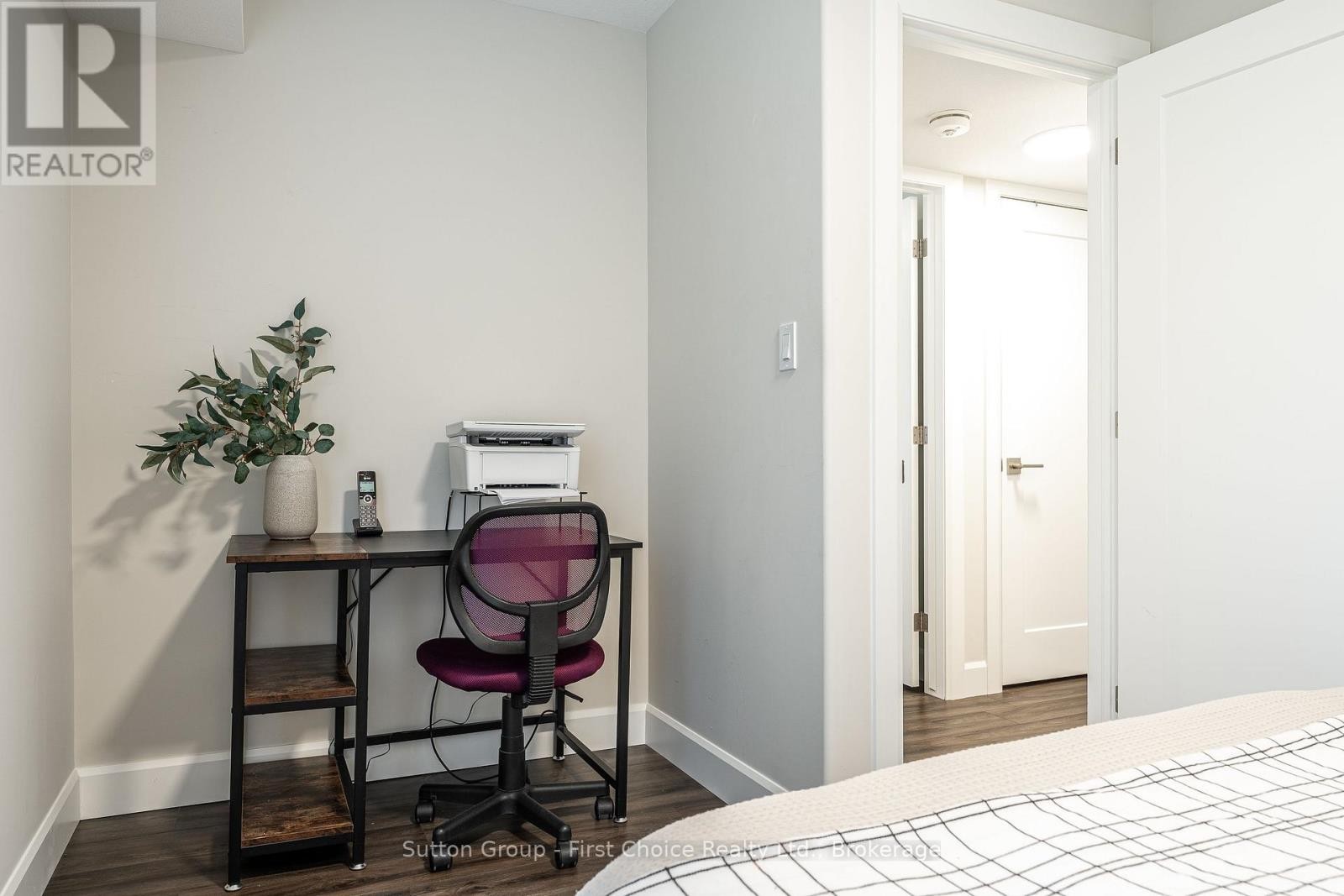 












9 - 3202 VIVIAN LINE 37

,
Stratford,




Ontario
N5A0K6

