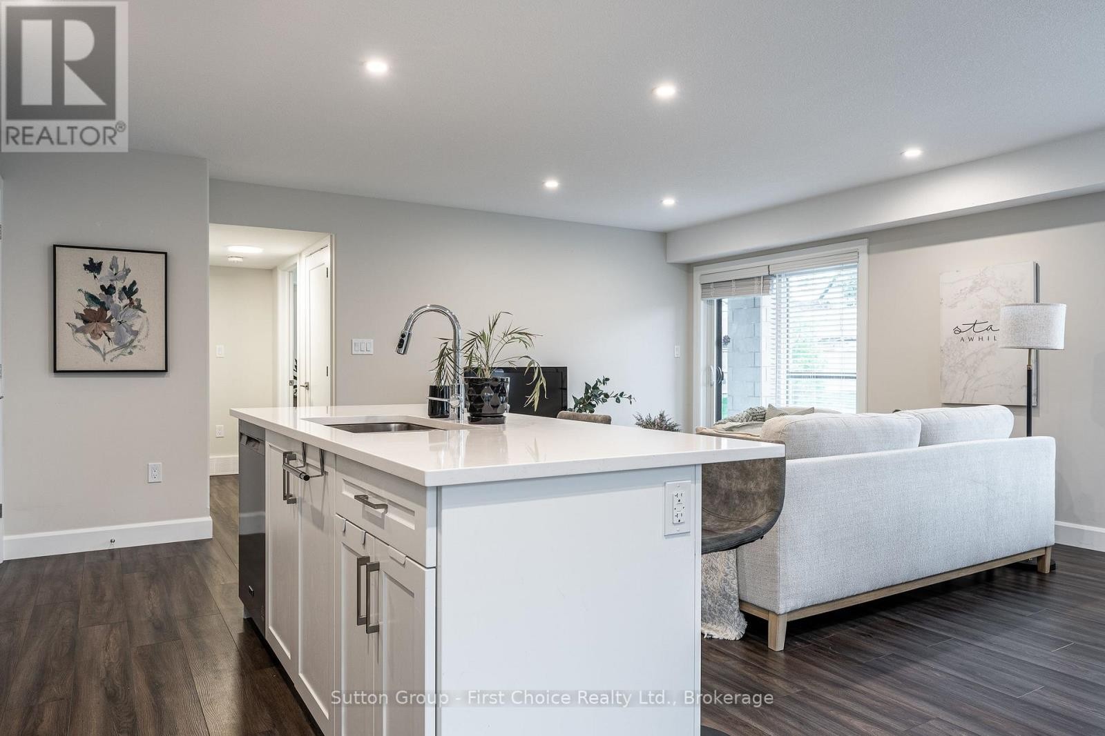 












9 - 3202 VIVIAN LINE 37

,
Stratford,




Ontario
N5A0K6


