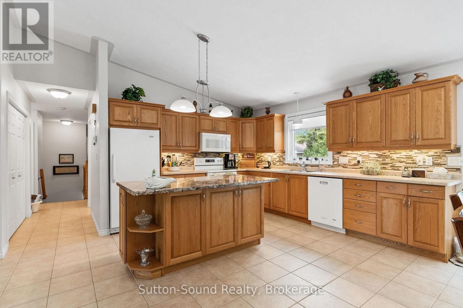 












1215 SUNSET DRIVE

,
South Bruce Peninsula,




Ontario
N0H1X0

