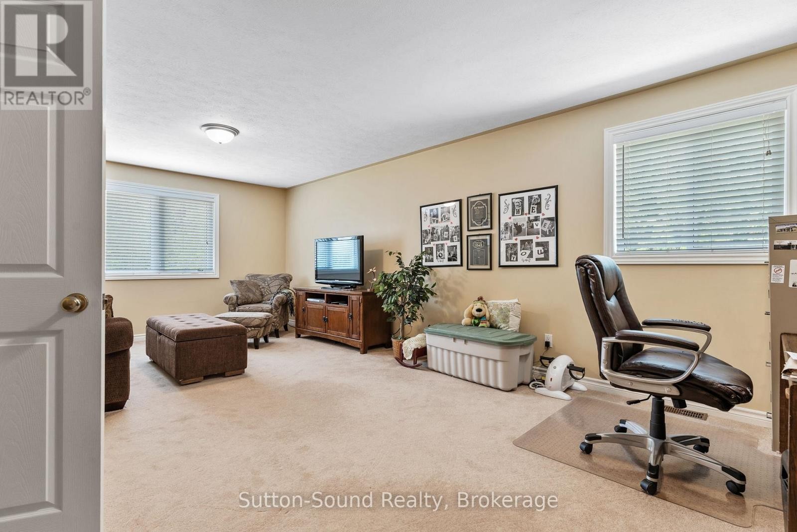 












1215 SUNSET DRIVE

,
South Bruce Peninsula,




Ontario
N0H1X0

