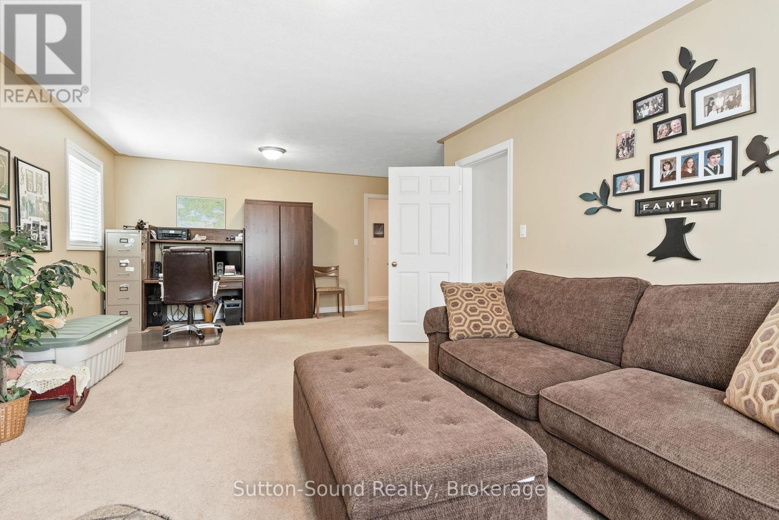












1215 SUNSET DRIVE

,
South Bruce Peninsula,




Ontario
N0H1X0

