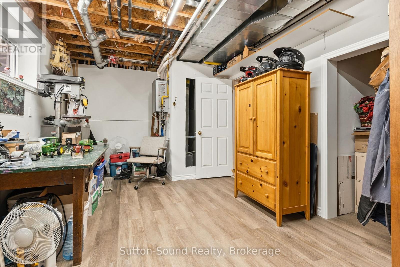 












1215 SUNSET DRIVE

,
South Bruce Peninsula,




Ontario
N0H1X0


