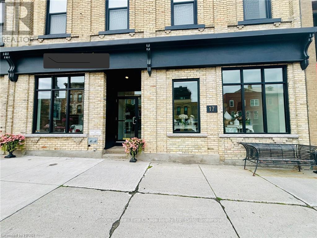 












17 ONTARIO STREET

,
Stratford,




Ontario
N5A3G7

