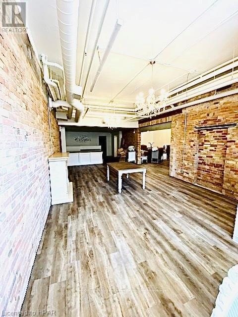 












17 ONTARIO STREET

,
Stratford,




Ontario
N5A3G7

