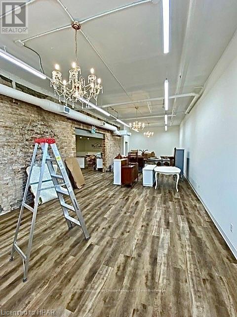 












17 ONTARIO STREET

,
Stratford,




Ontario
N5A3G7

